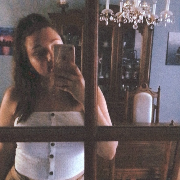 Meet your Posher, Hayley - Picture 4 of 6